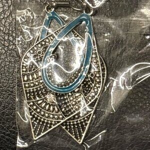 98 NEW pair of Fashion Earrings - Selling as a lot - Loads of different designes